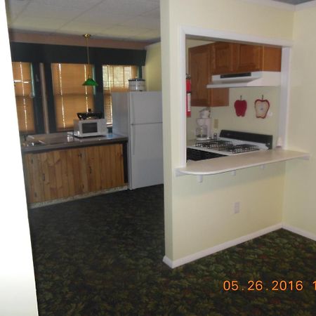 Evergreen Motel Осуиго Экстерьер фото